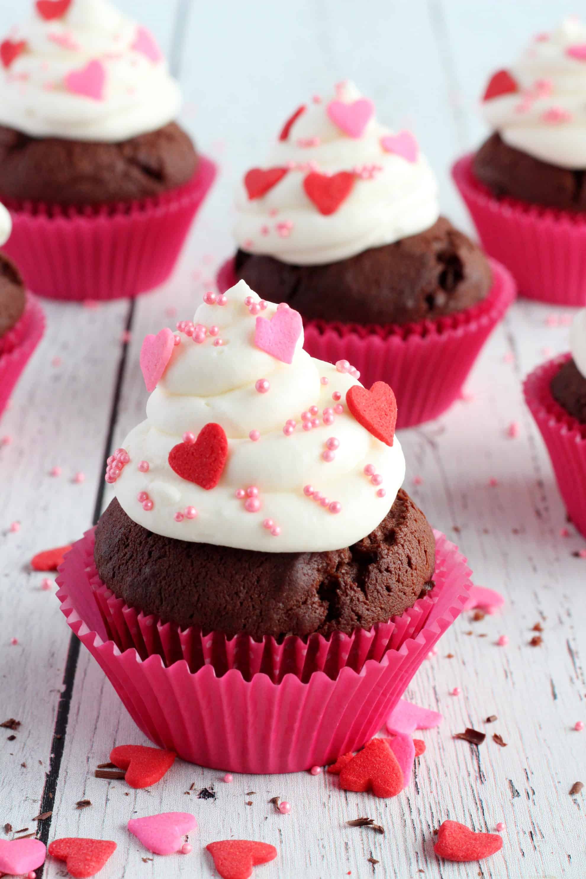 CHOCOLATE CUPCAKES FOR VALENTINES DAY - Julia Recipes