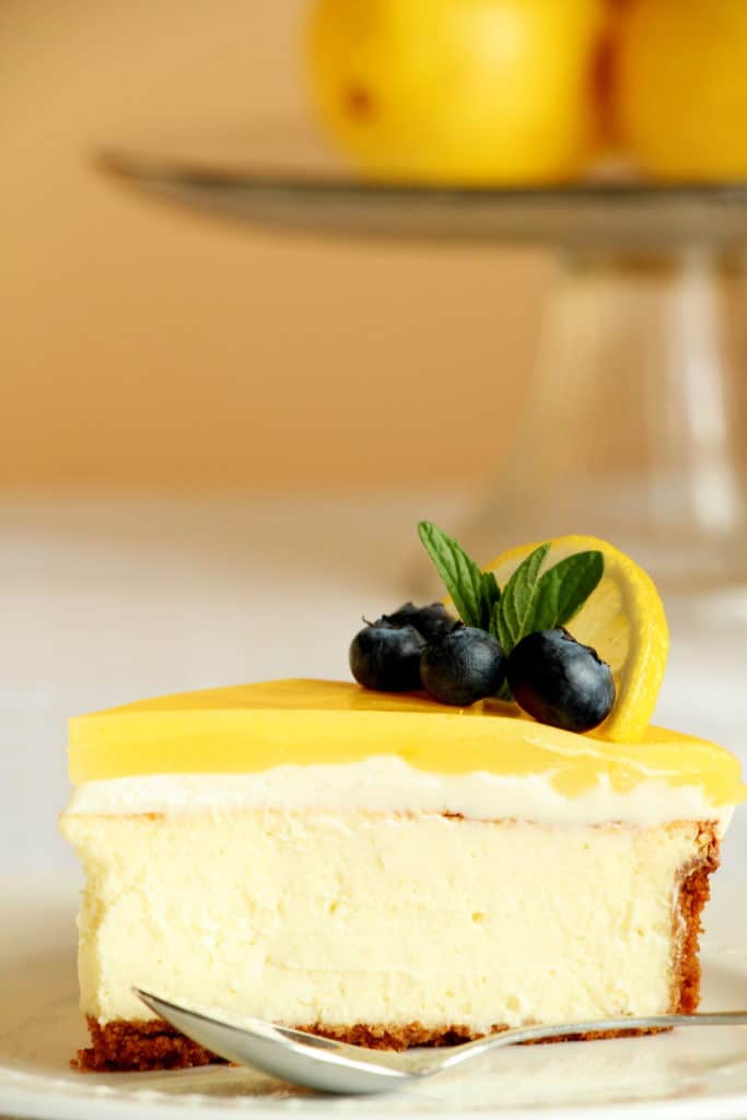 creamy lemon cheesecake