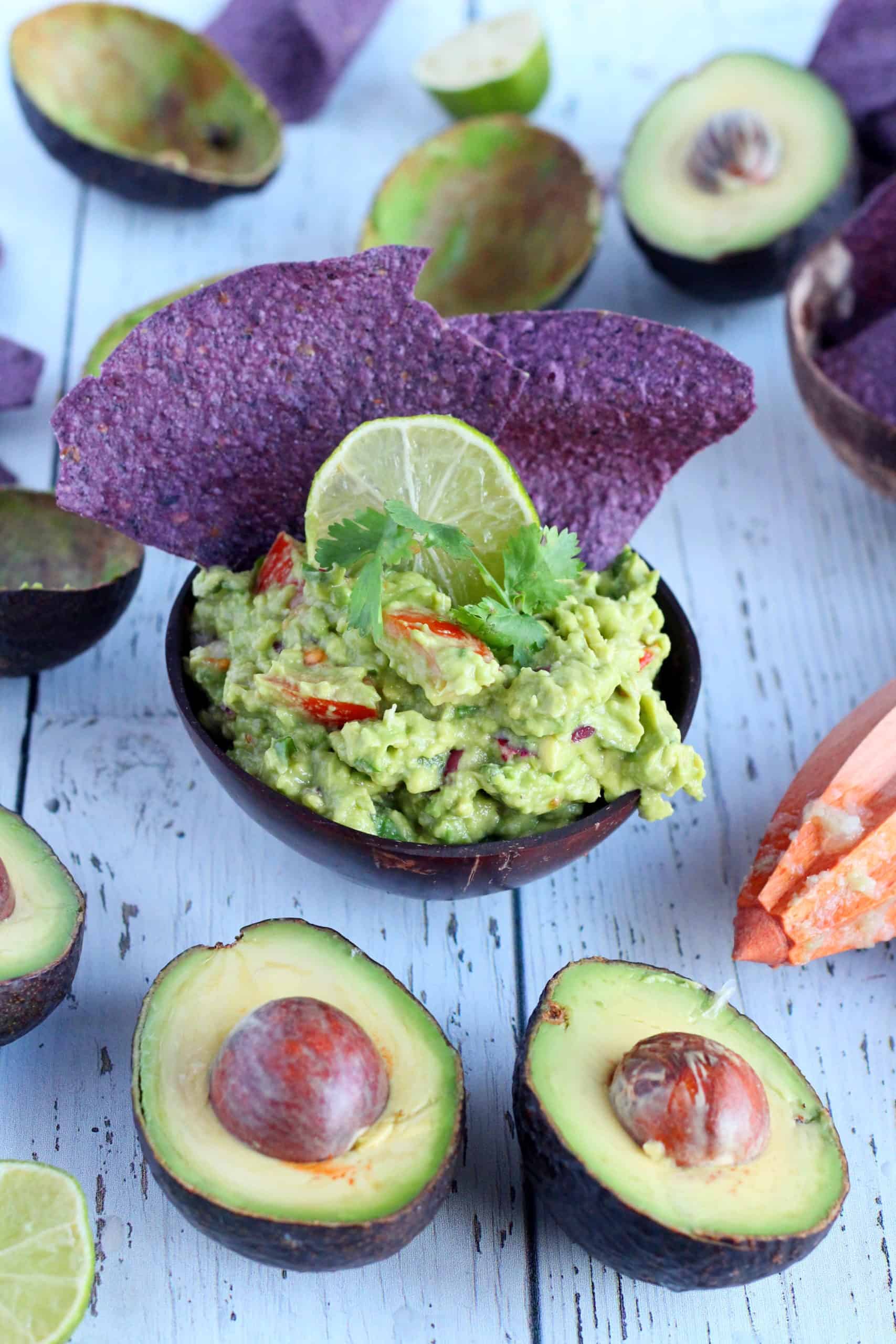 Best guacamole dip in bowl with tortilla chips