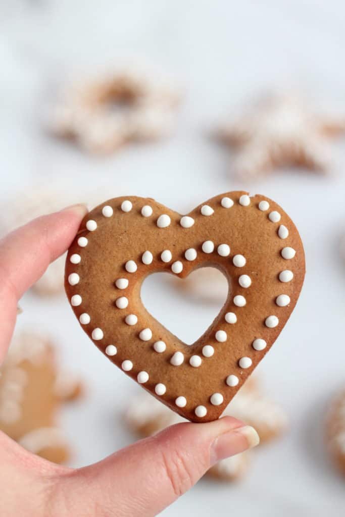 heart gingerbread cookie