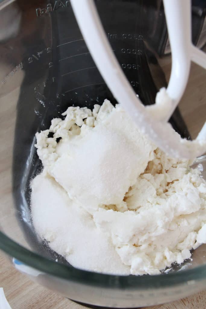 mix sugar with cottage cheese