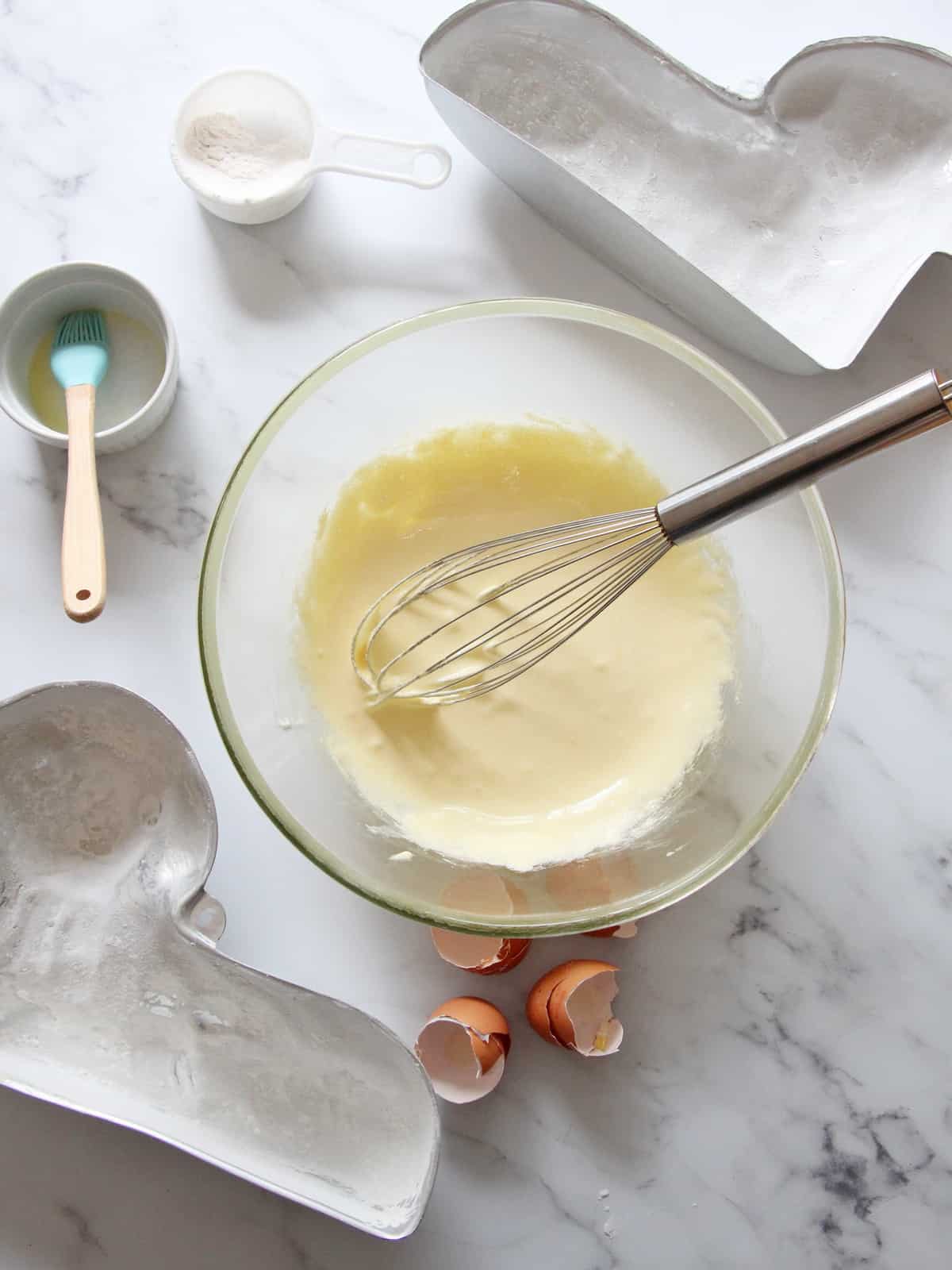 Whisked egg yolks with sugar
