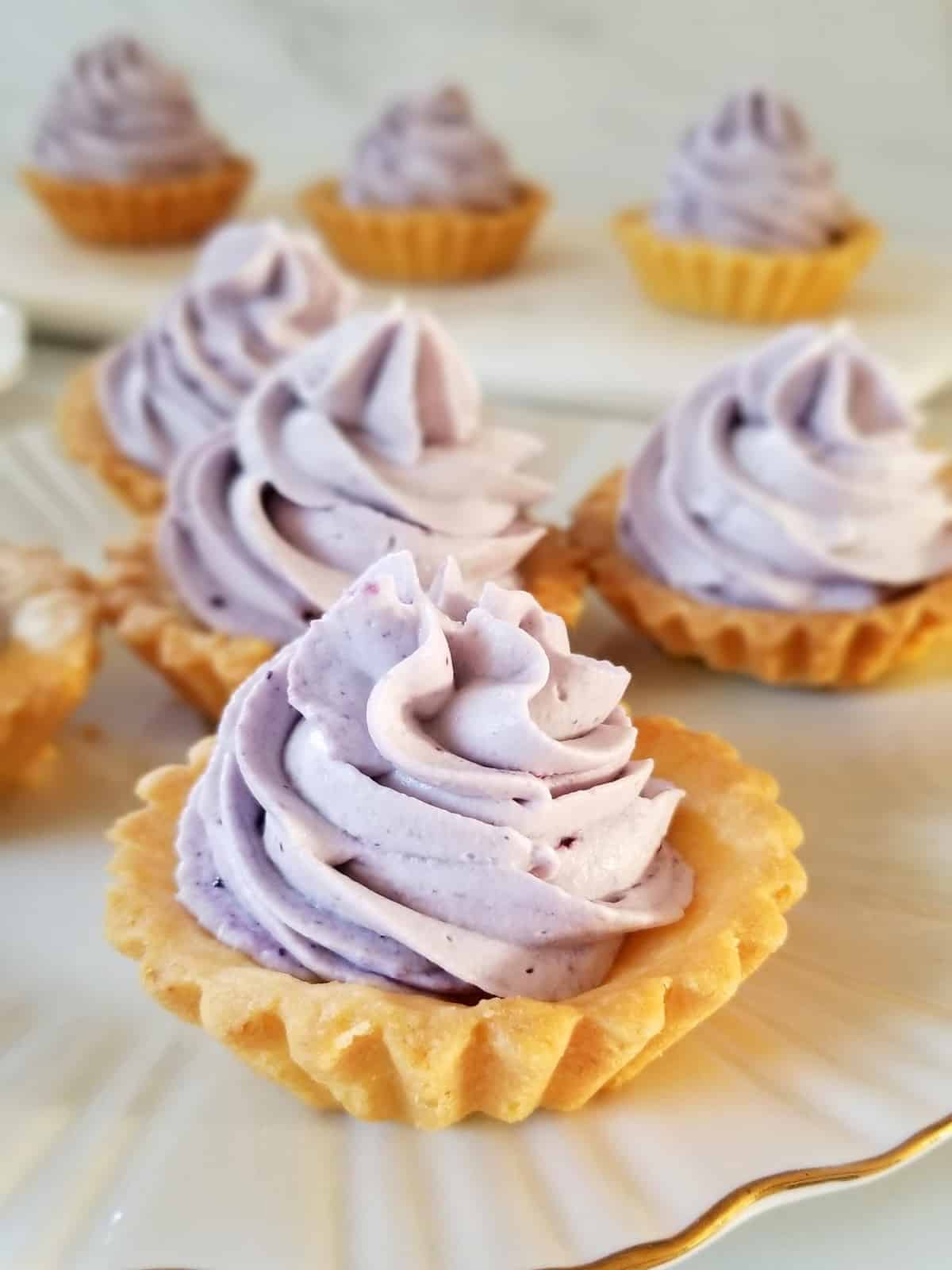 mini tartlets filled with blueberry mascarpone cream